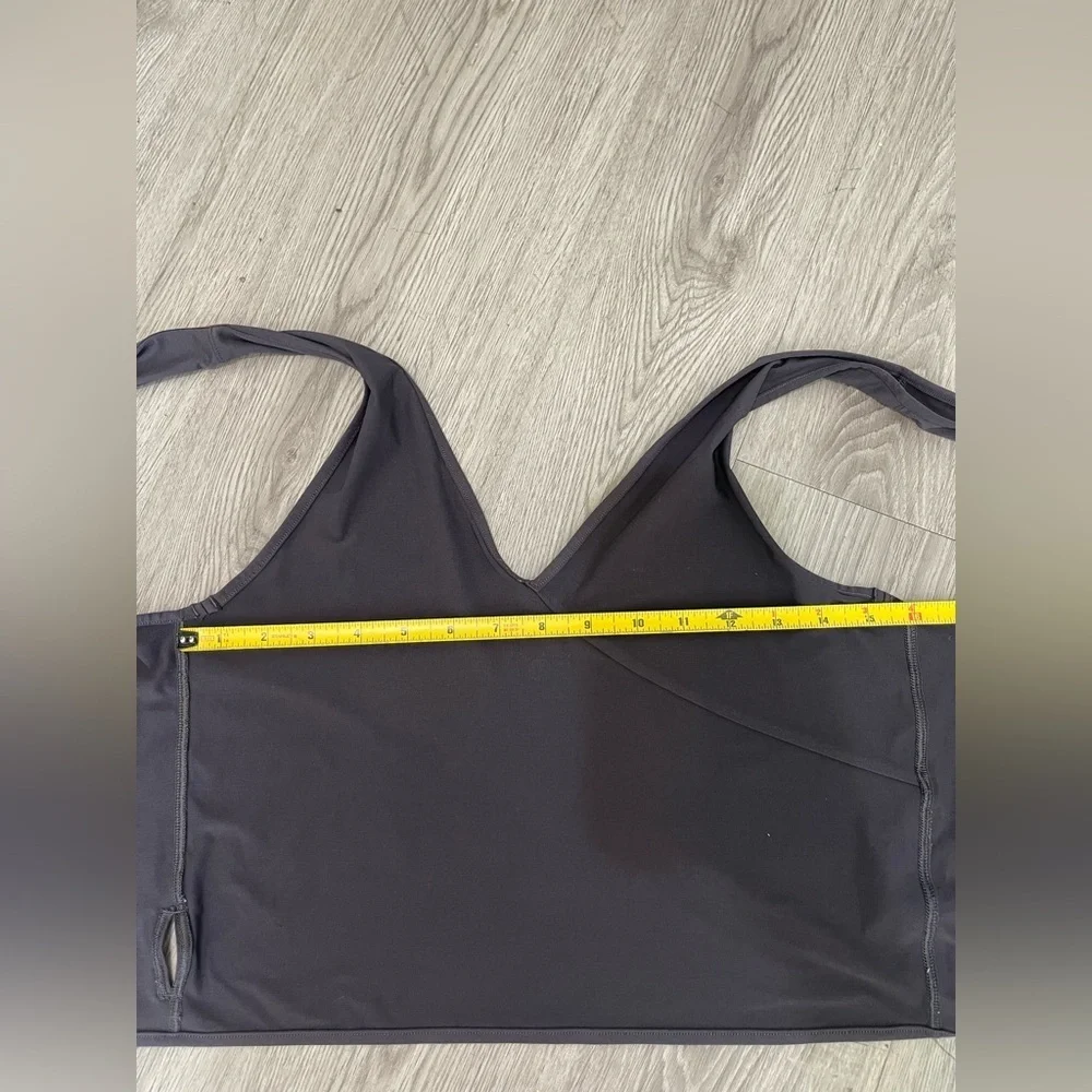 Lululemon Twist Me Up top size 4-6